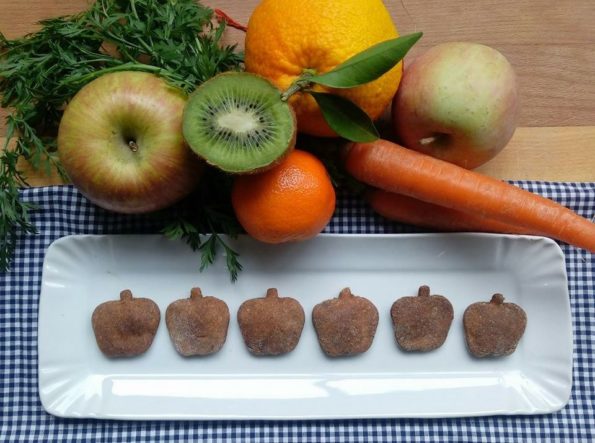 biscotti alla frutta con avanzi dell'estrattore di succo