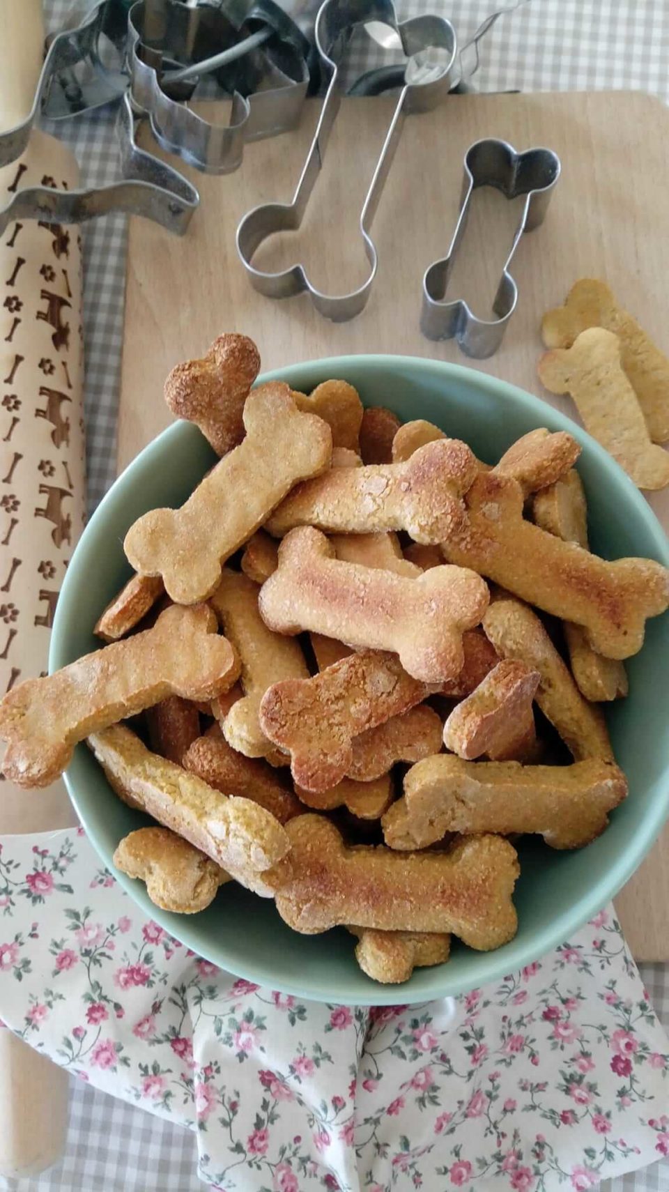 biscotti per cani con farina di mais