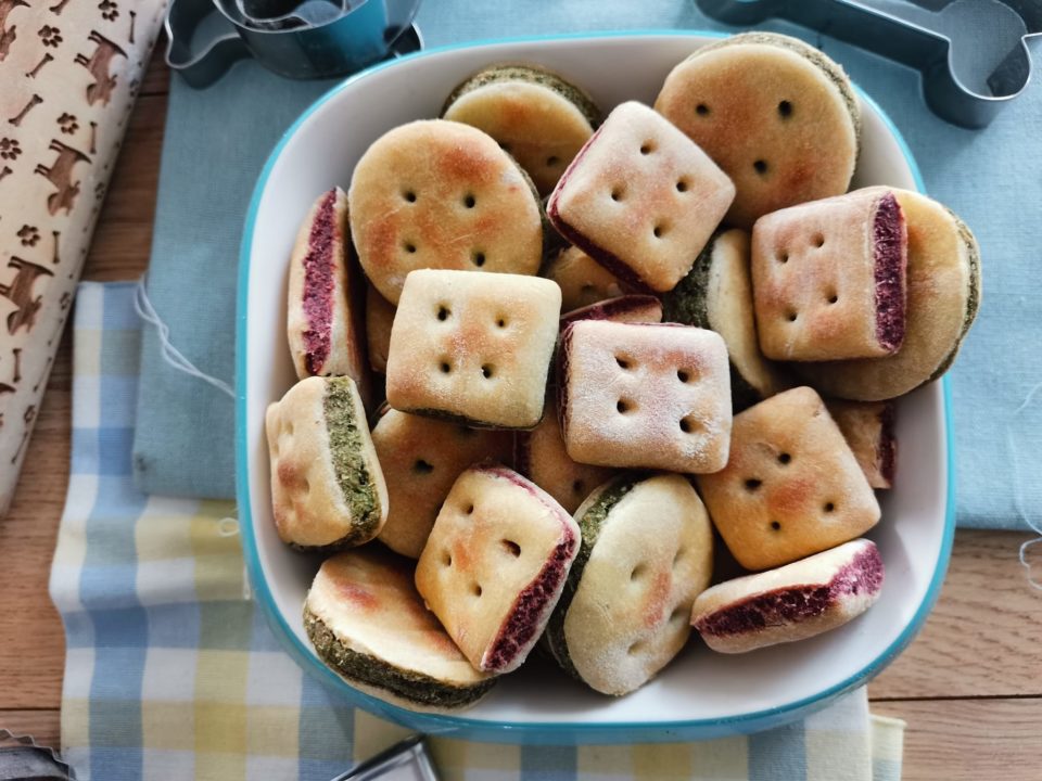 BISCOTTI SANDWICH PER CANI IN DUE GUSTI - RICETTE DA CANI